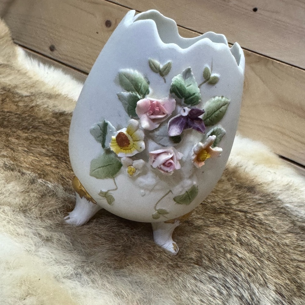 Lefton Floral Egg Vase with Pink and Green Accents